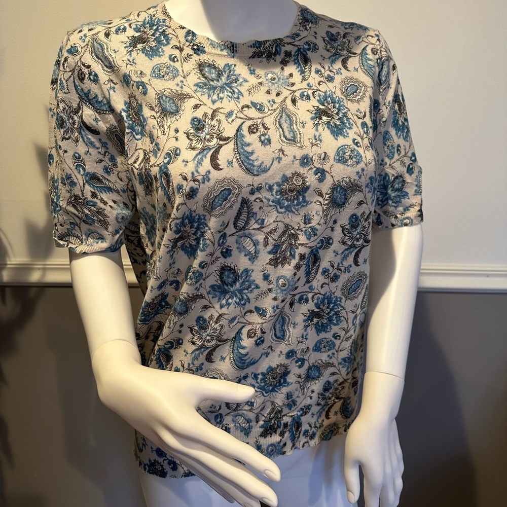 LOFT Women's Blue Floral Blouse Size Large Lightweight Casual Top